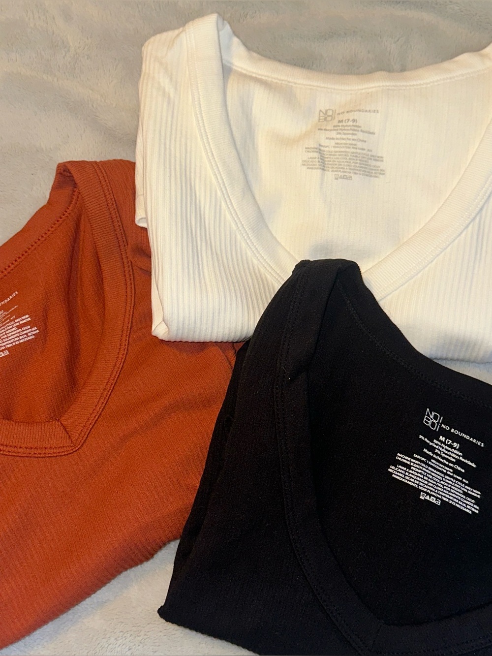 No Boundaries Ribbed V‑Neck Short Sleeve Top - 3 pack